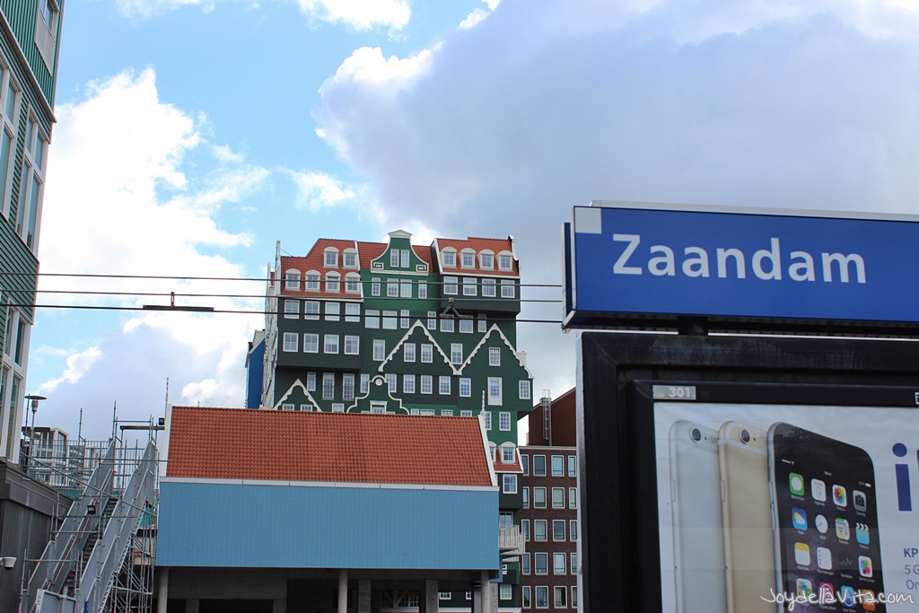 Zaandam train station