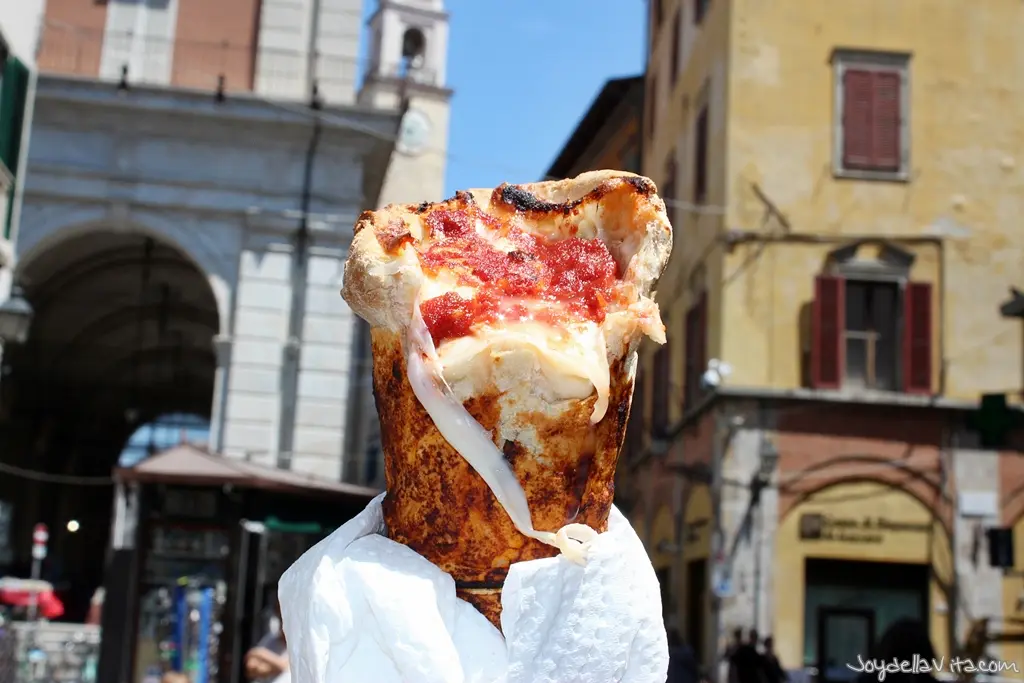 Margherita Pizza Cono / Pizza Cone in Pisa