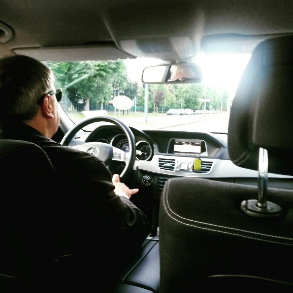 wpid-uber_black_chauffeur_milan.jpg
