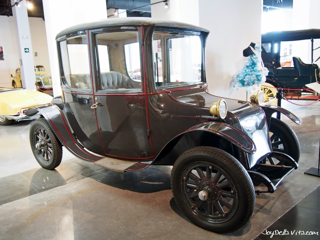 Milburn Electric Model 22 Brougham from 1916