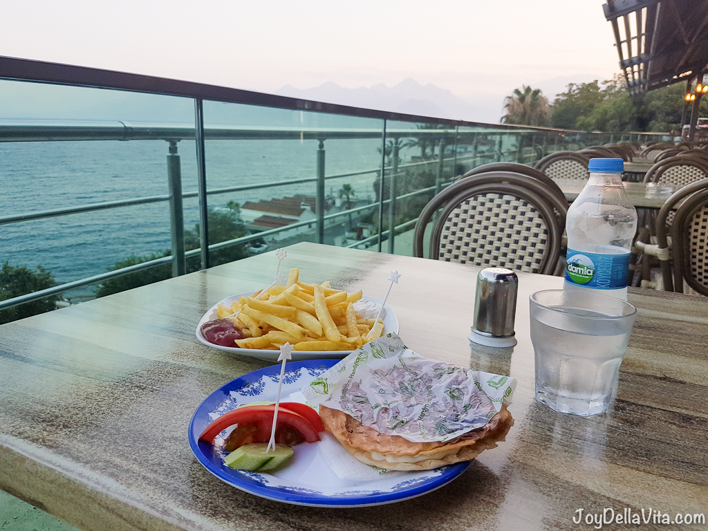 Cheap Dinner with a view in Antalya at Tophane Parkı