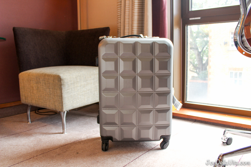 Review: PRIMARK Suitcase in Size M