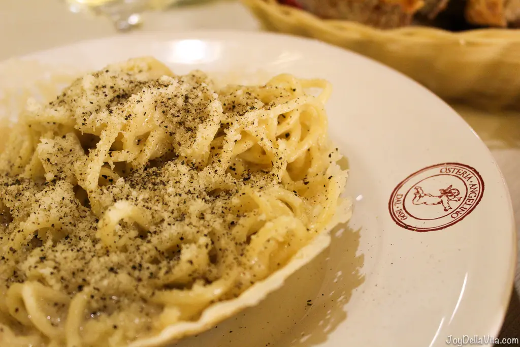 Cacio e Pepe at Osteria Angelino dal 1899 in Rome near Colosseum