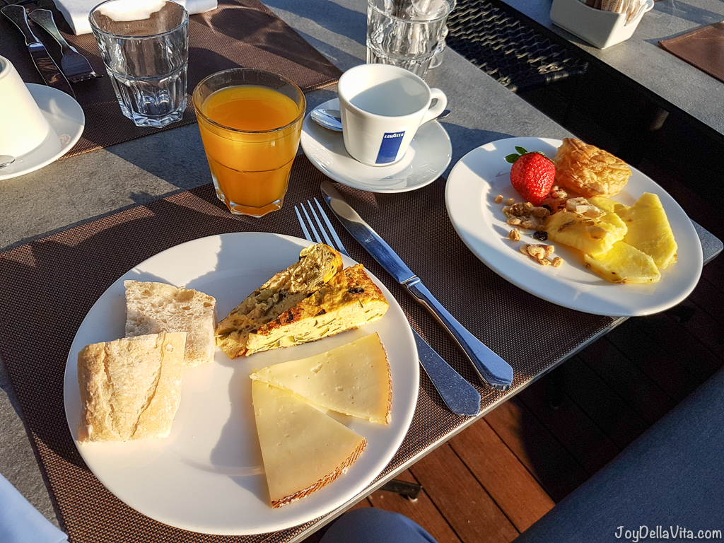 Breakfast W Hotel Barcelona - JoyDellaVita.com