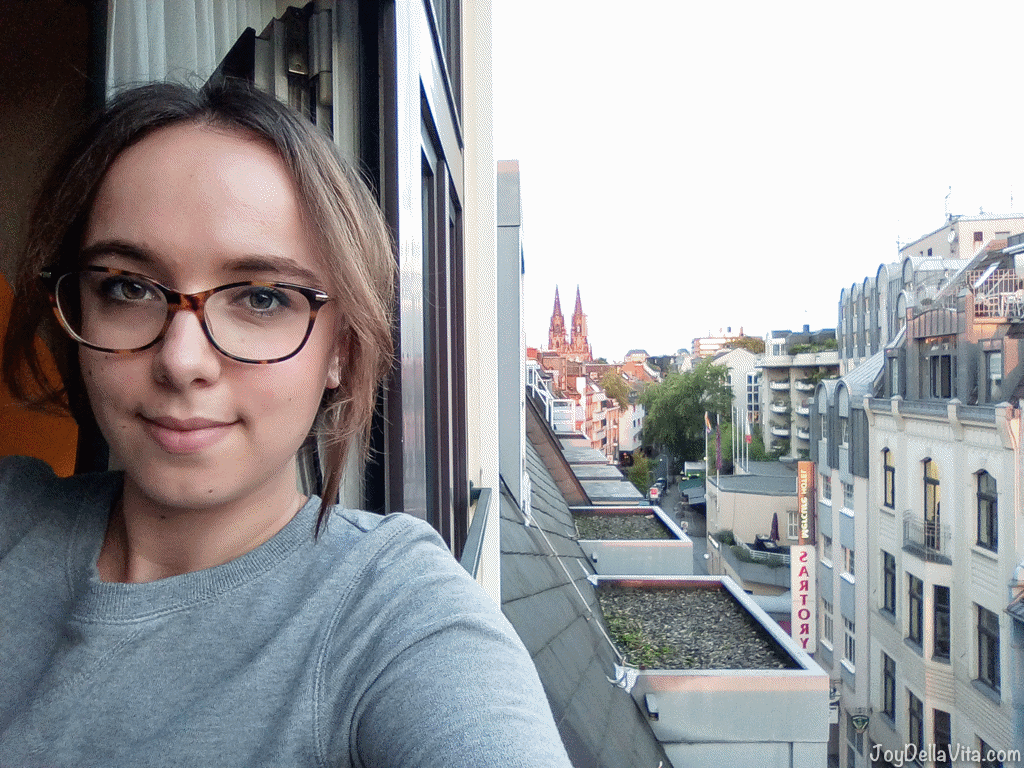 Staying at Lindner City Plaza Hotel Cologne (Hotel room with the best view!)