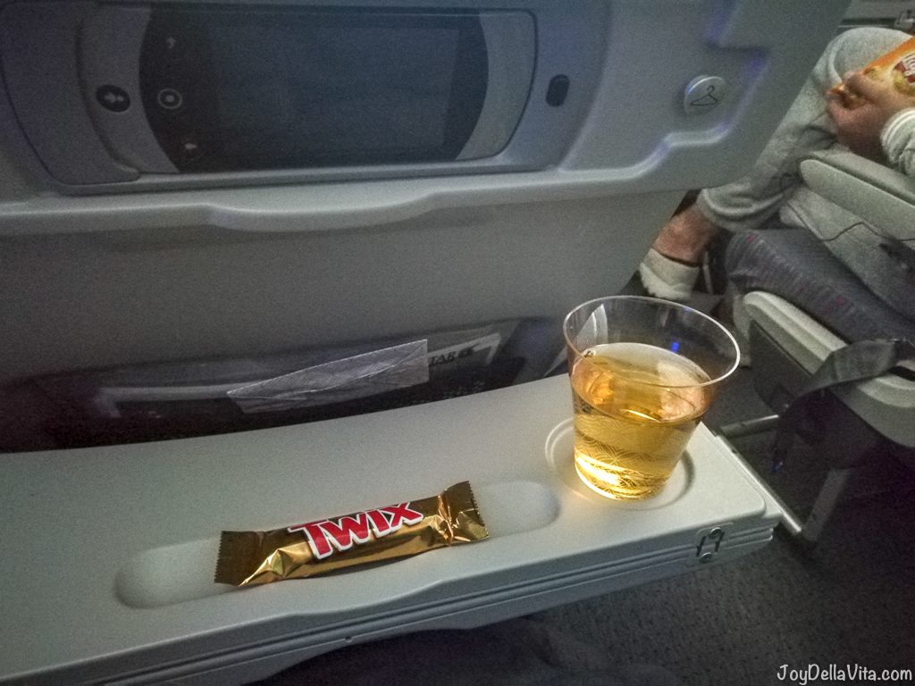 Qatar Airways Boeing 787 Dreamliner Economy Class Snacks and Juice