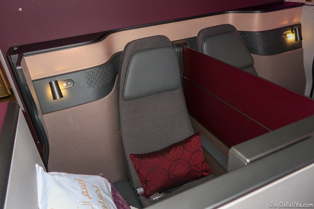 QatarAirways Qsuite BusinessClass Seat 8D review travel blog 2