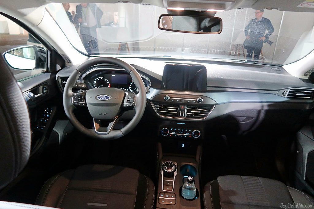 Ford Focus Active interior