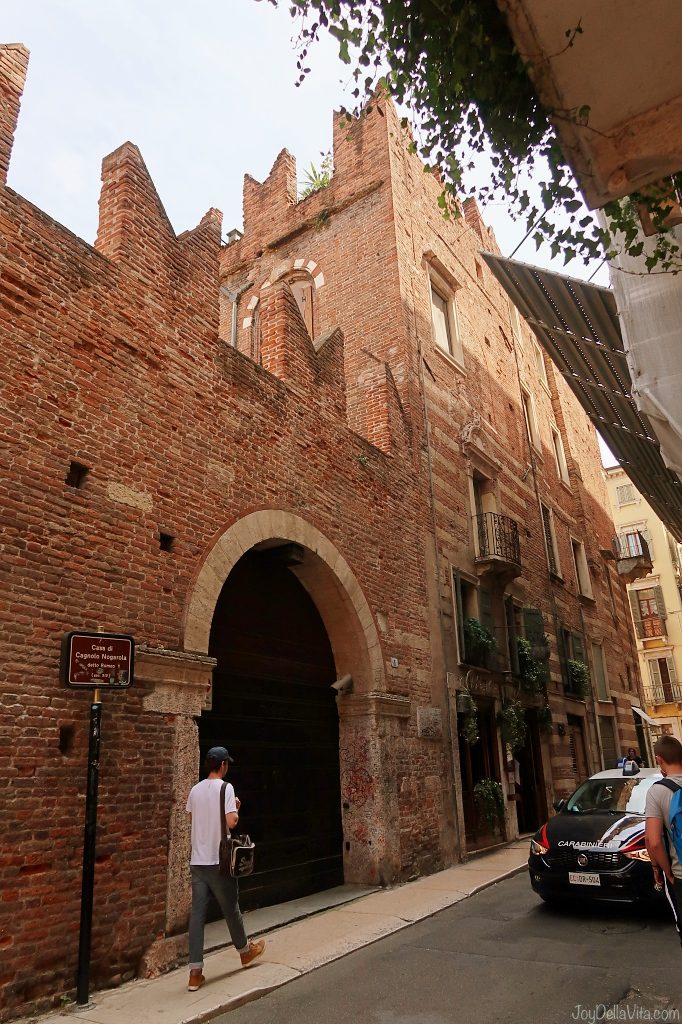 Via Arche Scaligere 2 37121 Verona Casa Romeo in Verona, the House of Romeo of Romeo & Juliet