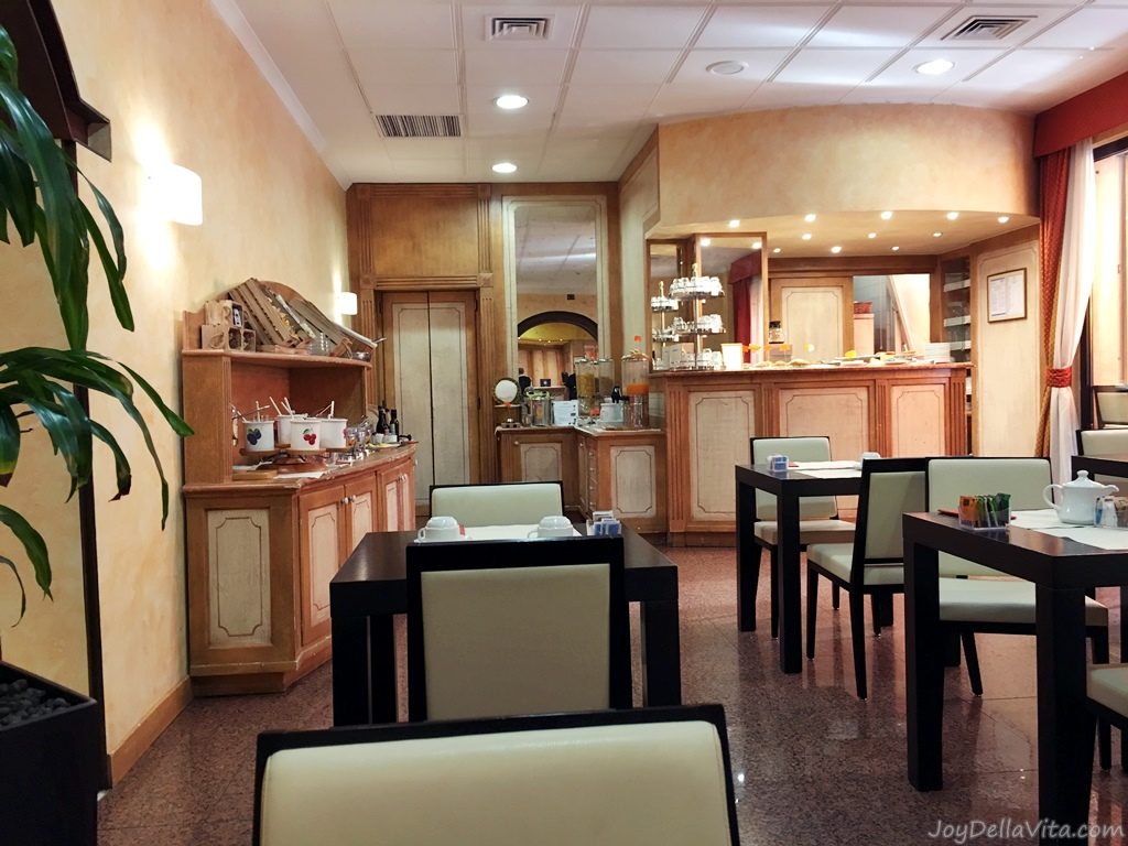 Breakfast Room at Novo Hotel Rossi Verona, Breakfast is included