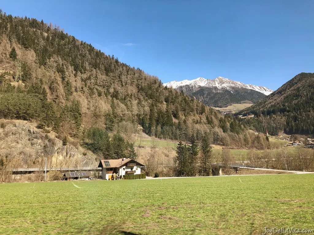 How far is Brixen from Innsbruck ?