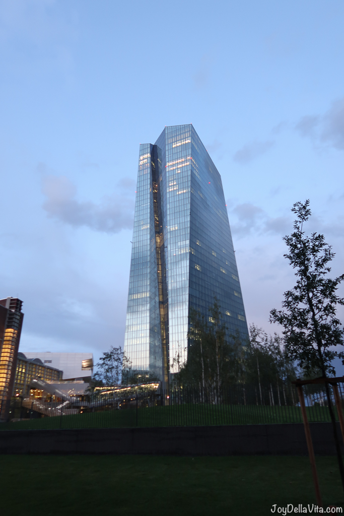 the new European Central Bank (EZB) in Frankfurt, right next to Oosten Restaurant