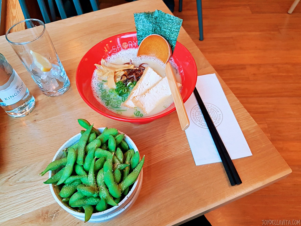 Tutorial: How to eat Ramen (Japanese noodle soup)