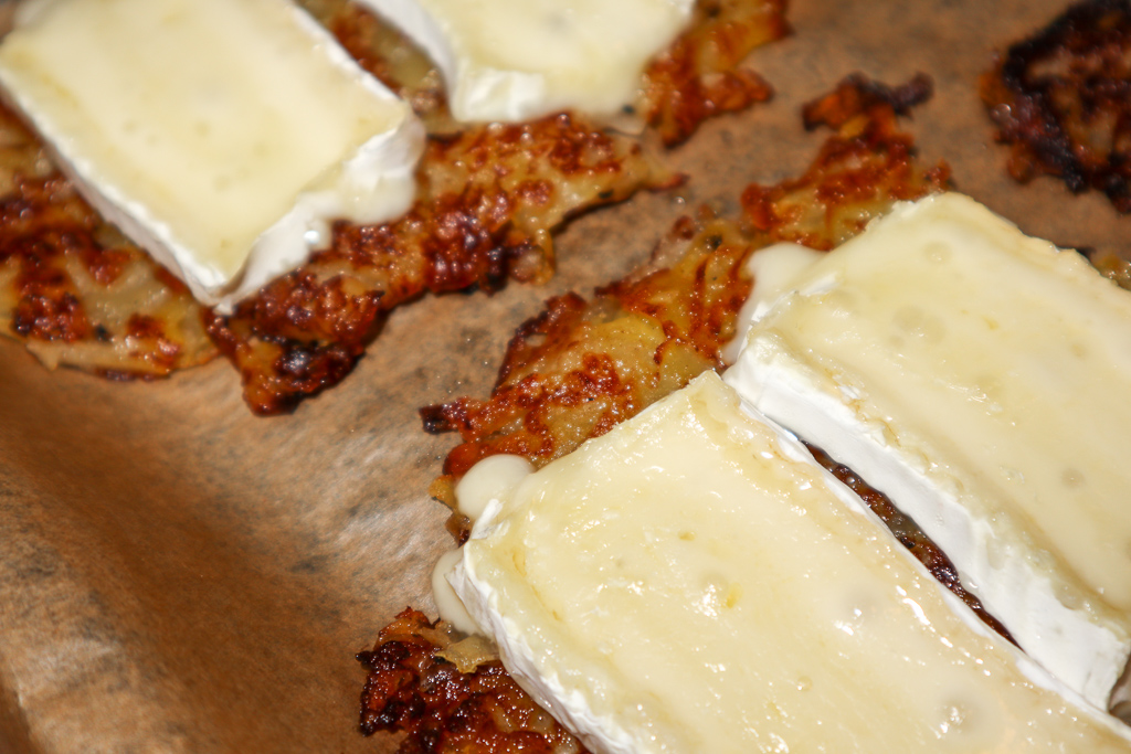 Potato Pear Roesti with Brie Cheese and jam – Recipe
