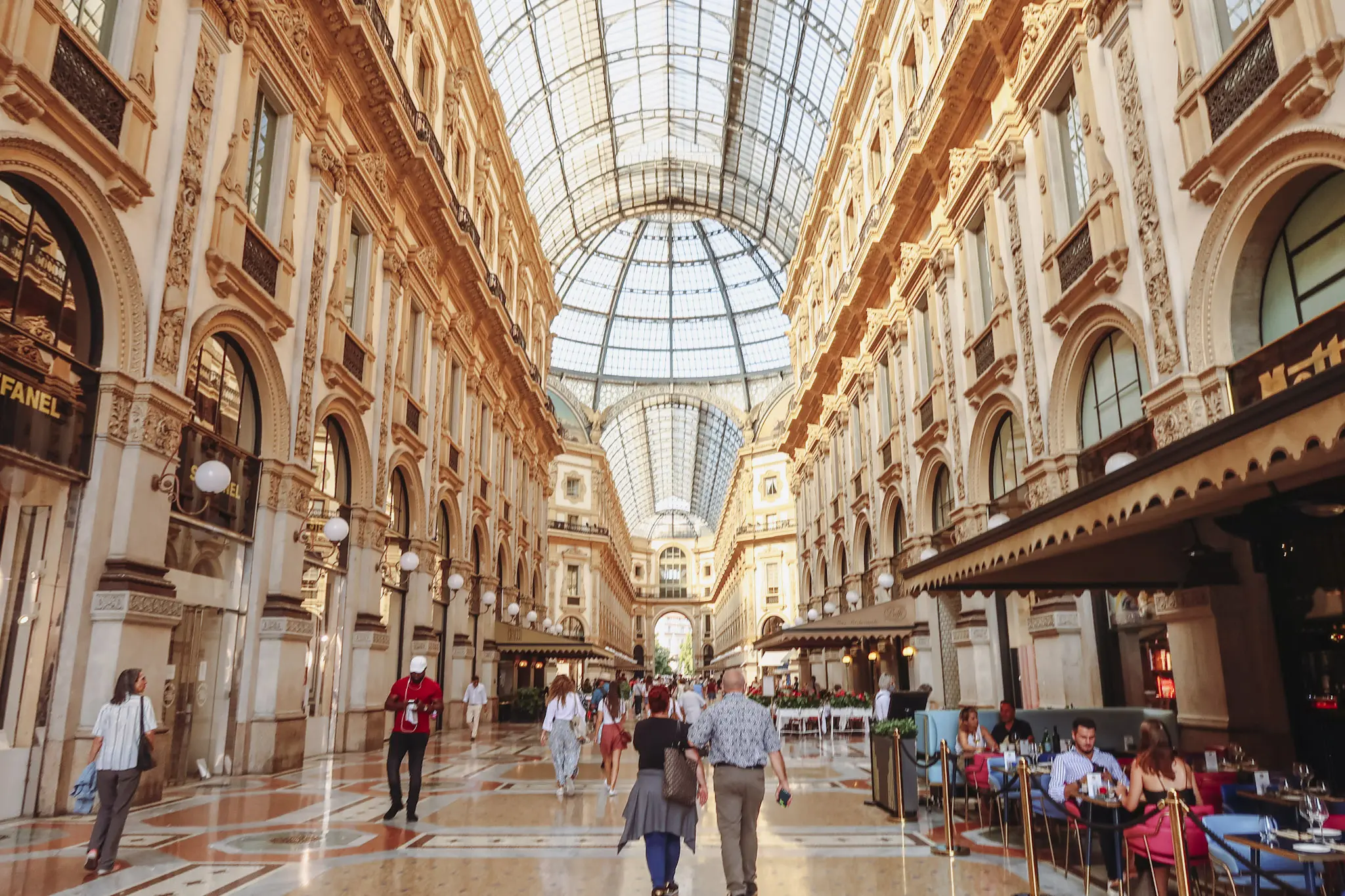 History of Galleria Vittorio Emanuele II next to the Duomo in Milano