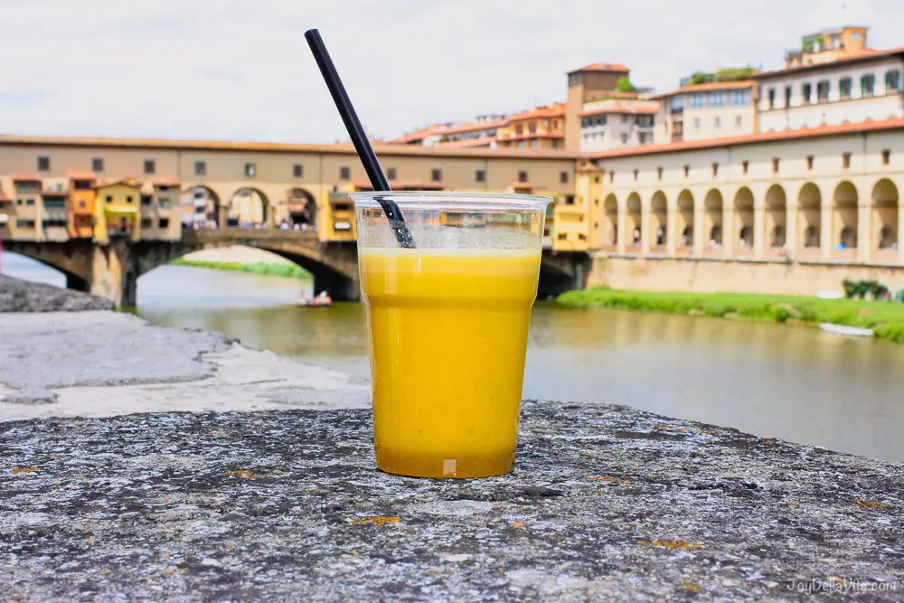 Healthy juices and smoothies by Isolaverde Florence near Ponte Vecchio bridge