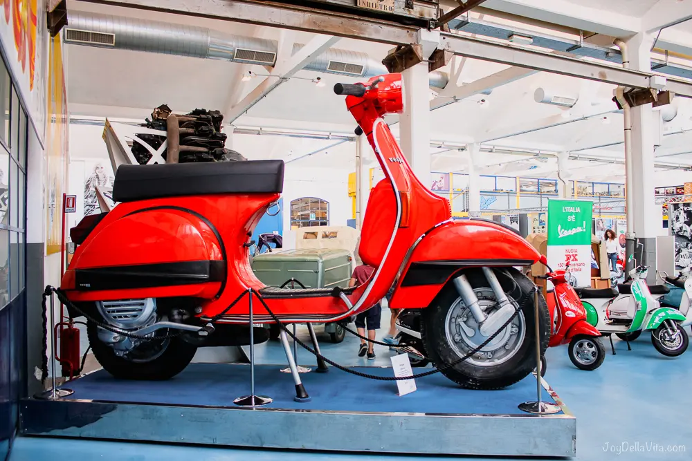 How to book your visit to / guided tour at Piaggio Museum in Pontedera