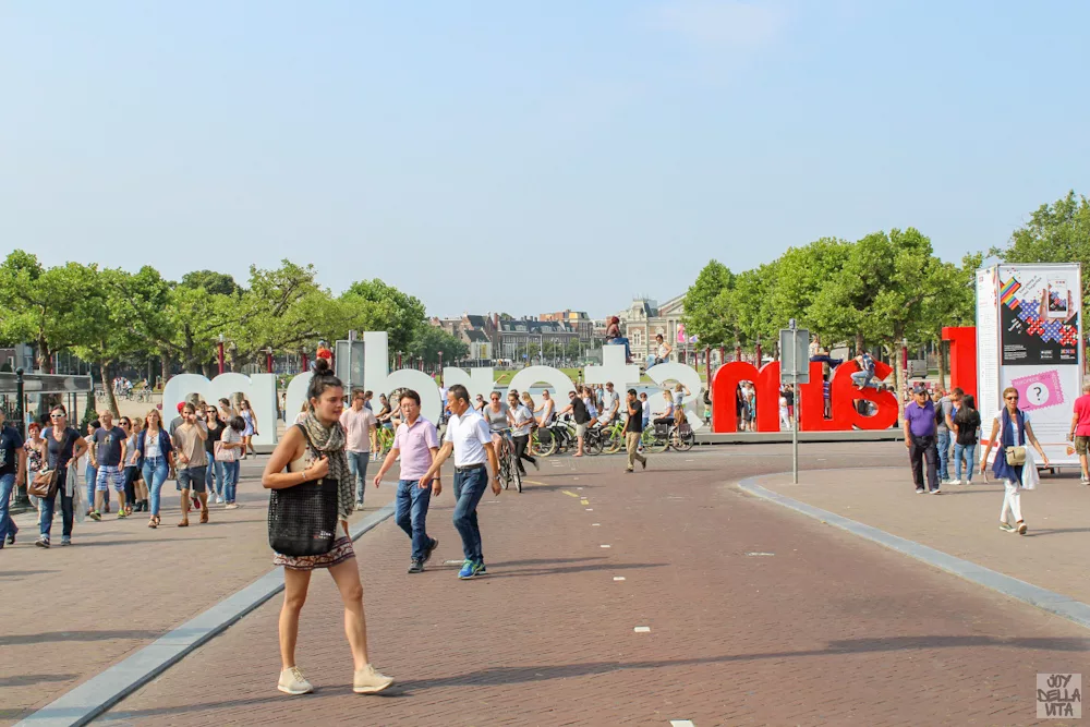 Packing List: Amsterdam in September (hand luggage only)