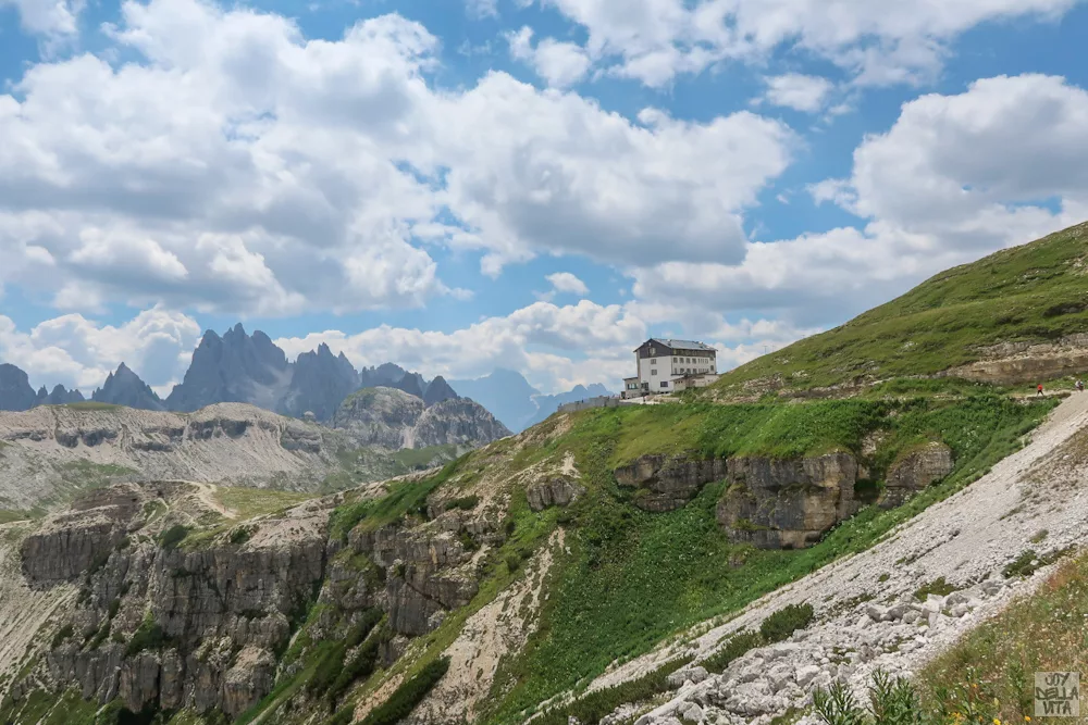 Summer Mountain Holidays: 5 Alpine Resorts for Hiking and Relaxation