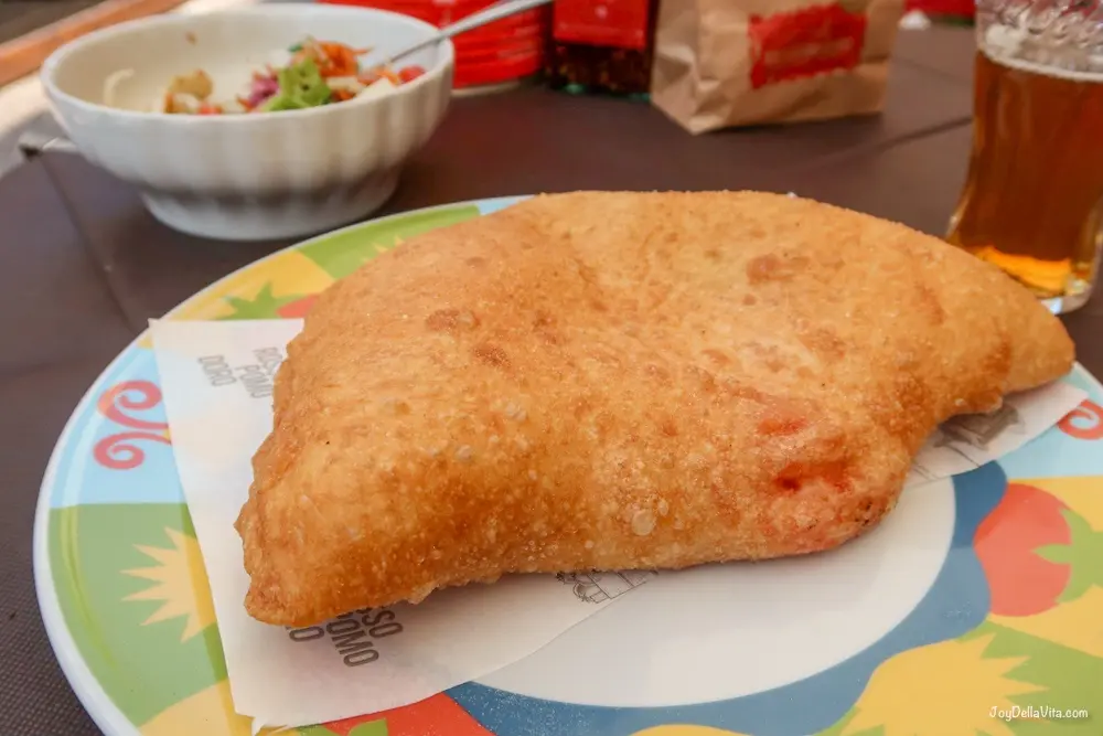 Pizza Fritta in Rimini by the beach at Rossopomodoro